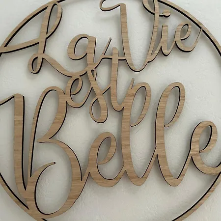 La Vie Est Belle D